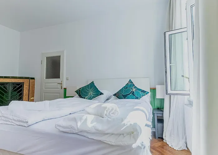 Comfortable Private Near Landstrasse , 15 Min Access *
