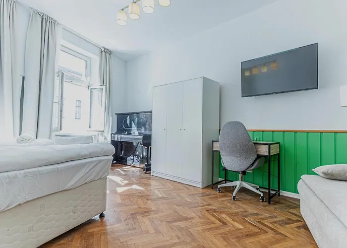 Comfortable Private Near Landstrasse , 15 Min Access Apartamento *