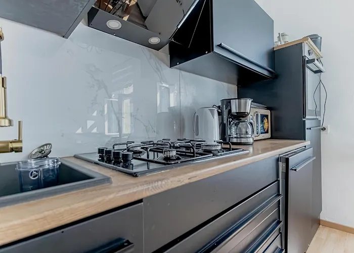 Comfortable Private Near Landstrasse , 15 Min Access Viena