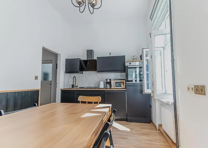 Comfortable Private Near Landstrasse , 15 Min Access Apartamento Viena