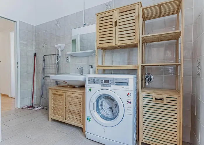 Comfortable Private Near Landstrasse , 15 Min Access Apartamento *