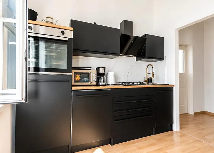 Comfortable Private Near Landstrasse , 15 Min Access