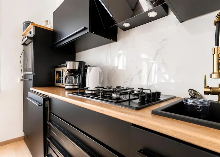 Comfortable Private Near Landstrasse , 15 Min Access *