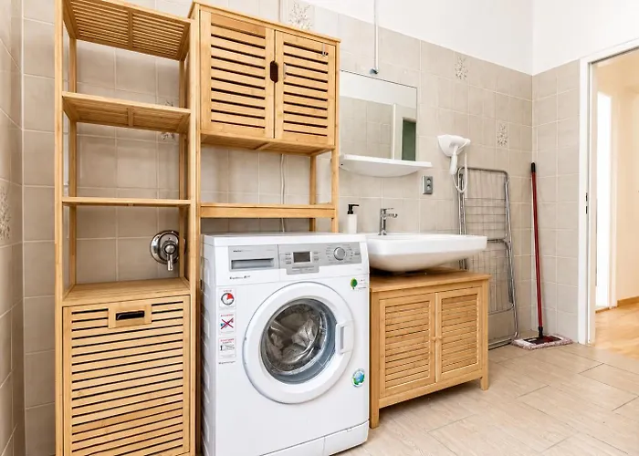 Comfortable Private Near Landstrasse , 15 Min Access Apartamento Viena