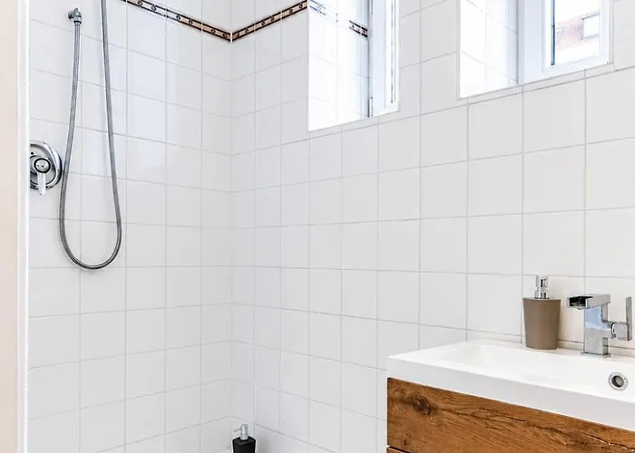 Comfortable Private Near Landstrasse , 15 Min Access *