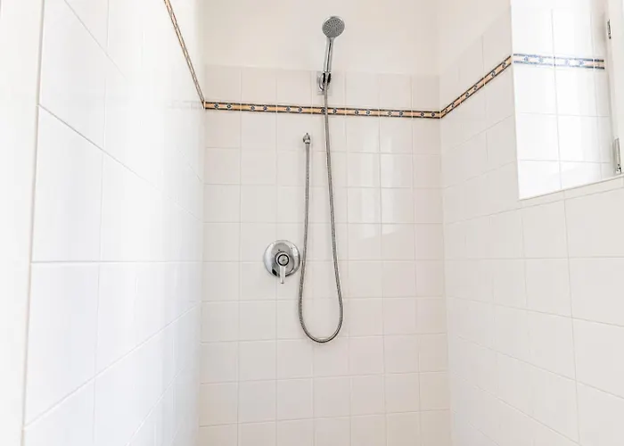 Comfortable Private Near Landstrasse , 15 Min Access *
